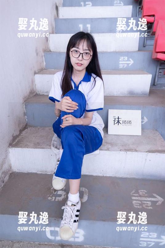 BoBoSocks袜啵啵-甜甜圈 BoBoSocks袜啵啵 - 甜甜圈来了:这套薄黑丝(脚尖加固款)的图,得好好品味!