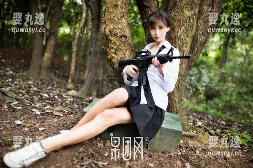 GIRLT果团网 - 高清、黑白、周晓唯，哦，这个组合我似乎在哪儿见过，不过不太确切。