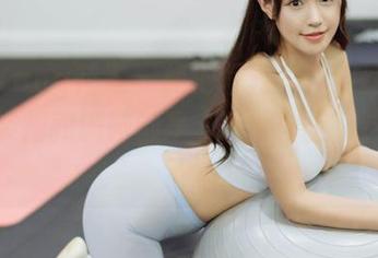 HuaYang花漾 – 旗袍写真，尤妮丝egg的身姿把我满脑都是“聘婷向上”这个词了。