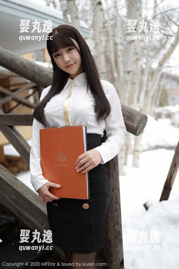 MFStar模范学院 - 大胆分享：桃香子最新网袜写真，谁还在费心搭配呀？