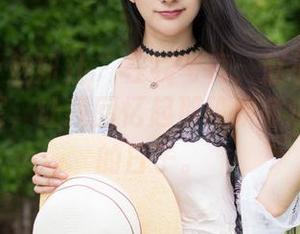 MiStar魅妍社 – 在线写真：赵小米Kitty双马尾，让我回忆起那段拼命追赶潮流的日子。