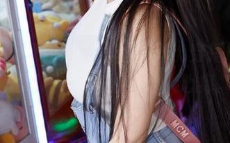 MiiTao蜜桃社 – 黑丝写真，穿搭博主小魔女lily隐隐约约让人心痒。