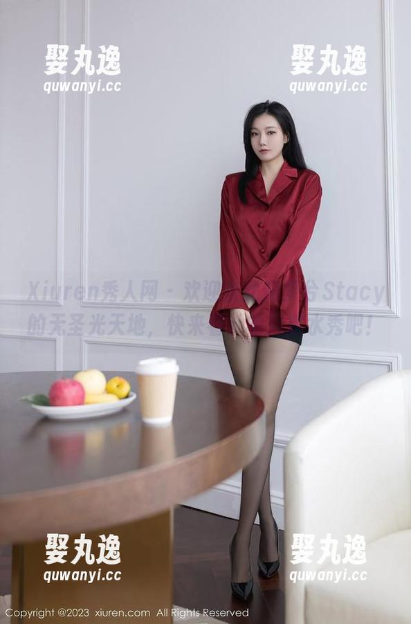 Xiuren秀人网 - 欢迎来到何梦兮Stacy的无圣光天地，快来看她的死库水秀吧！