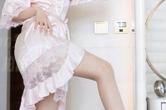 Xiuren秀人网 – 职业装再升级，小爪几独家私拍图集，职场滑入了另一种氛围？