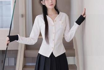 Xiuren秀人网 – 妈妈再也不用担心我的眼睛，今天只想沉沉醉入许诺Sabrina的甜心高清写真里。