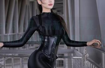 Xiuren秀人网 – 最新双人写真，赤间菀枫和她的小猫咪，竟然在认真比萌！