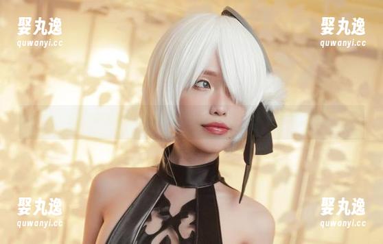 eliza喵喵的瑜伽图片：一组看似专注其实迷人的画面。