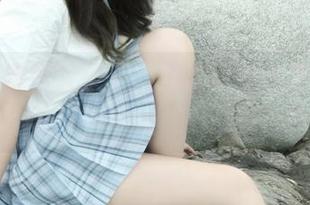 eloise软软又来了，这次可是水手服的cos！