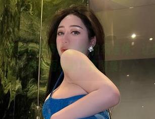 微密圈 – 不爱笑的赛琳的两-豹纹连体：让我想起了热带雨林的写真图集！