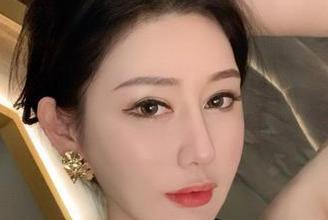 微密圈 – 看不爱笑的赛琳的婚纱，高清的细节让我眯着眼…资源太丰富了，挑选太费劲！