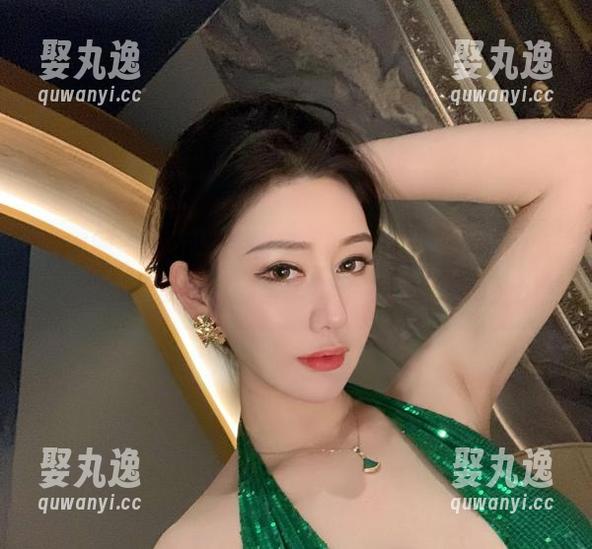 微密圈 - 看不爱笑的赛琳的婚纱，高清的细节让我眯着眼…资源太丰富了，挑选太费劲！