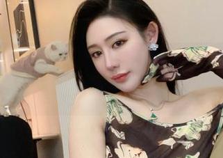 微密圈 – 图包速递：奶牛女仆不爱笑的赛琳，谁能拒绝这种怪诞风情？