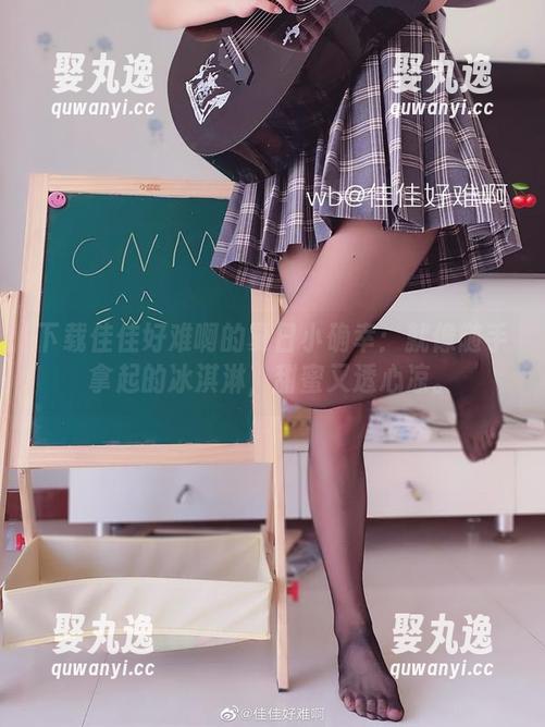 下载佳佳好难啊的夏日小确幸：就像随手拿起的冰淇淋，甜蜜又透心凉。