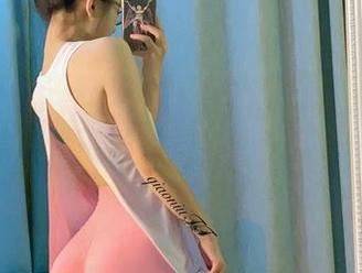 微密圈 – 裤里丝，俏妞qiaoniu66的写真又掀热潮！你敢看不敢看？