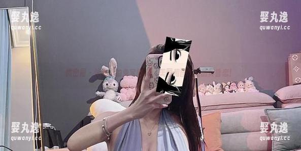 微密圈 - 泳池里的兔宝妮to，美图和图包里的黄昏恋！