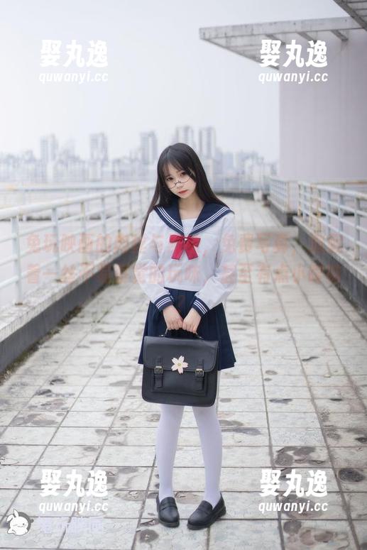 兔玩映画的肉丝与黑袜，免费写真，潜藏着一丝不易察觉的玩味，甚至有点小暧昧？