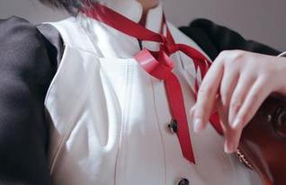 半半子在线：小恶魔利兹的欢乐搞怪时刻！