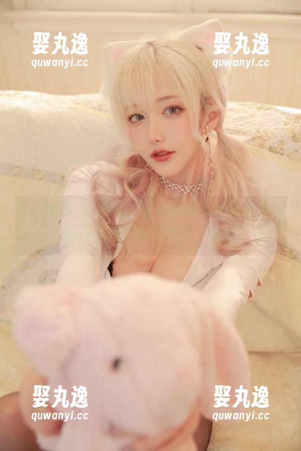 啾小妍Deer图册，谁还在怀念学校的青涩岁月？现在只想沉迷于她的“制服”了！