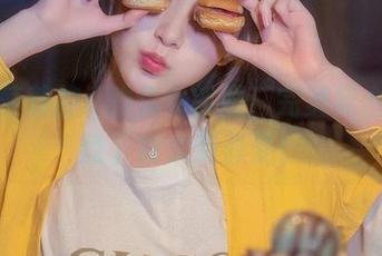 在下萝莉控ii的兔女郎照，完美契合，网盘下载太有必要！