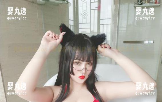 洗澡也能有Cos，夏鸽鸽不想起床浴室更新：“挑战水滑飞”。