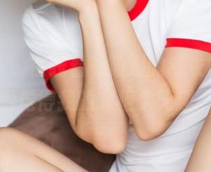 头条女神 – 在线看看筱溪的毛衣图集，瞬间觉得我的衣柜太无趣。