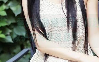 头条女神 – 蔡楠的瑜伽练习：精选瞬间，似乎在和静谧对话。