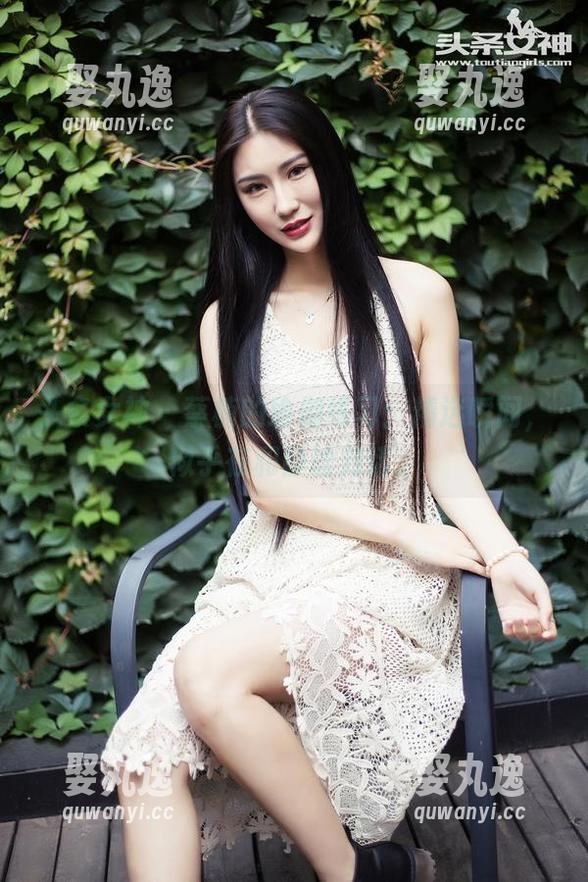头条女神 - 蔡楠的瑜伽练习：精选瞬间，似乎在和静谧对话。