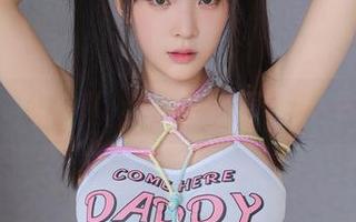 福利没停，姜仁卿(강인경)的灰丝写真让人直流口水。