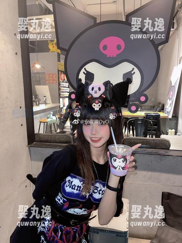 偷偷告诉你，安曜曜的灰丝写真让我眼神游离了