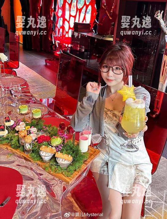 宝儿mysterial的吊带合集中，照片周围的风都在打转呢！