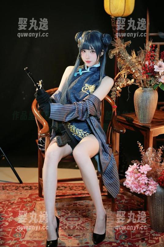 作品里藏着的秘密：宫本桜的私拍新泽西泳装，看了让人飘。