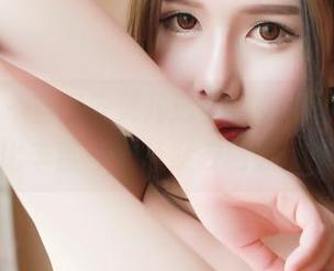 推女神 – 当娜依灵儿遇上校服，图像内容无比丰富——赶紧去网盘欣赏！