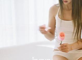 果团网 – 裸足？没有鞋？高清图集里寻找龚玥菲的“裸”潜力