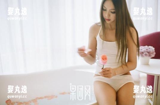 果团网 - 裸足？没有鞋？高清图集里寻找龚玥菲的“裸”潜力