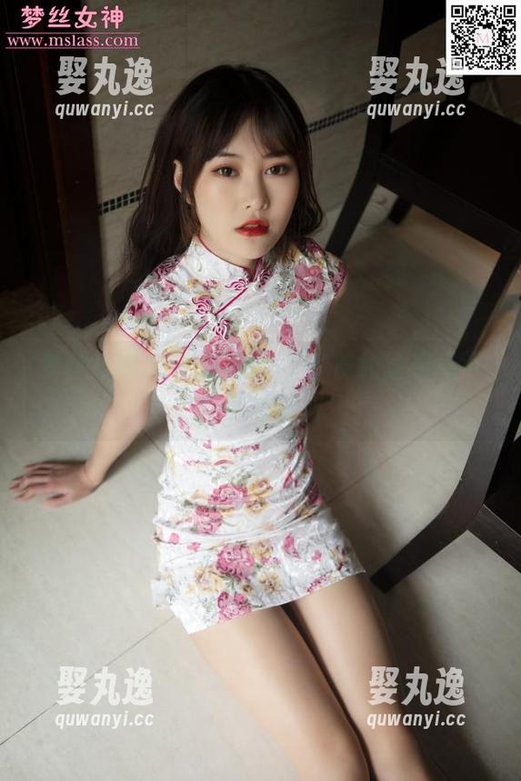 梦丝女神 - 毛衣里的玥玥，隐约透着点不正经的福利