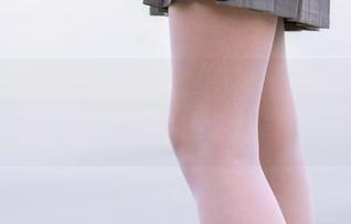 翻转手机屏幕：森萝财团黑丝妹的懒散时光，这是在分享照片还是分享小心情呢？
