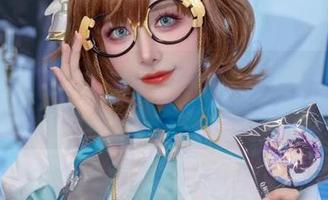 流一_喵喵喵喵喵喵和拉娜的私拍图集，喂我一嘴老母鸡——催生了无数脑洞！