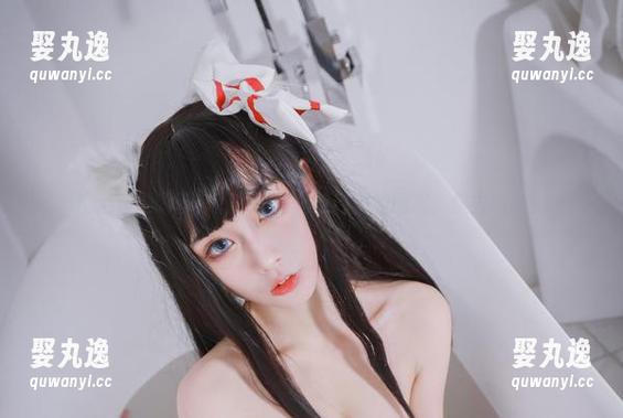 精选泳池瞬客，清颜真德秀球门前的萌态，快去瞧瞧！
