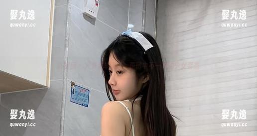 微密圈 - 火龙果羊现身，原图中不一样的少女姿态