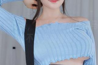 白银81的制服，让人微微心猿意马，不过也不算太离谱吧？