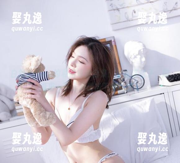 白露Bululu的私拍短裙合集：看着这裙子，脑海里一下子涌现出不少想法。