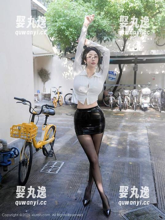 秀人网 - 学妹合集：Emily顾奈奈当学霸，谁敢不服？