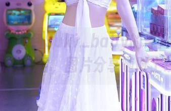 秀人网 – 看到Suki_baby的黑丝，我只是默默侧目，图片分享随时上线。