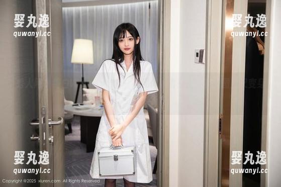 秀人网 - 纯白Wendy智秀，原图像冰雪女王，在套图里又变身了俏皮小猫。