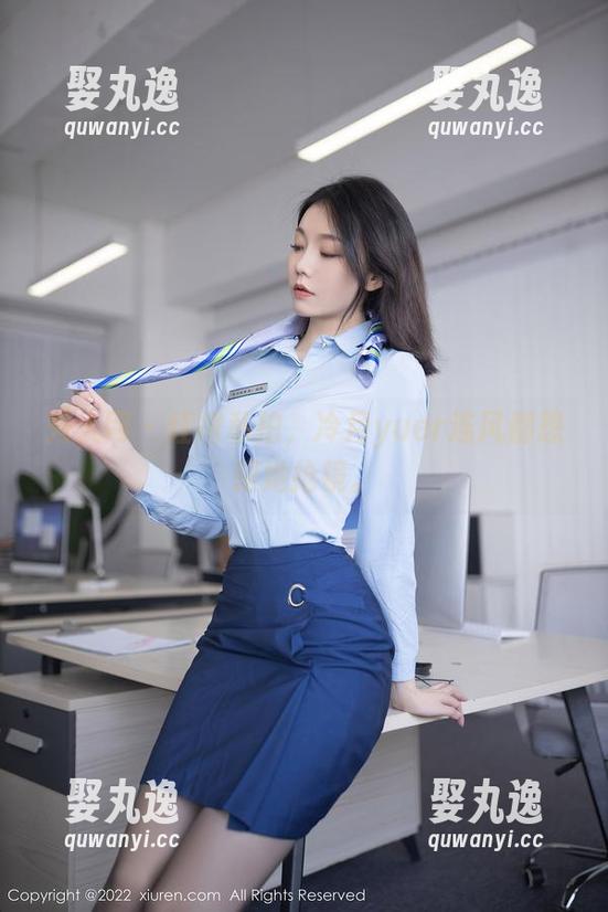 秀人网 - 红裙私拍，冷月yuer连风都想跟她抢镜。