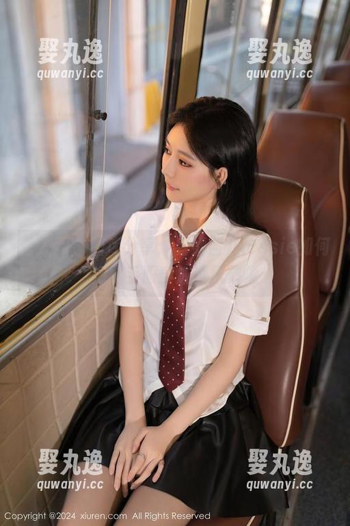 秀人网 - 图库分享：看婕西儿jessie如何把水手服穿成港风偶像