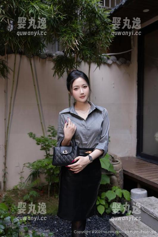 秀人网 - 作品时间：小纯子的夏天，盛夏的日光加上点小点缀。