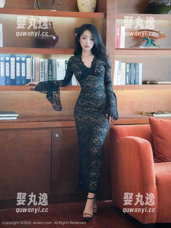 秀人网 - 蓝夏akasha黑色，分享那种让人无法反抗的高清。