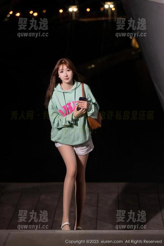 秀人网 - 纯白的蛋蛋宝，也许私房里还藏着其他色！