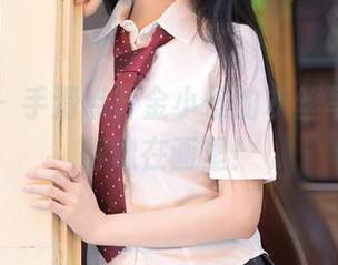 秀人网 – 手滑点开金小依的灰丝写真，美得像在画里！